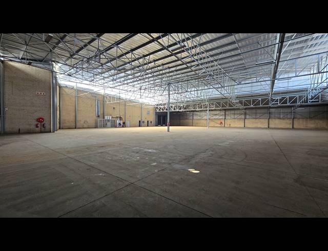 3,302M² WAREHOUSE TO LET IN SPARTAN